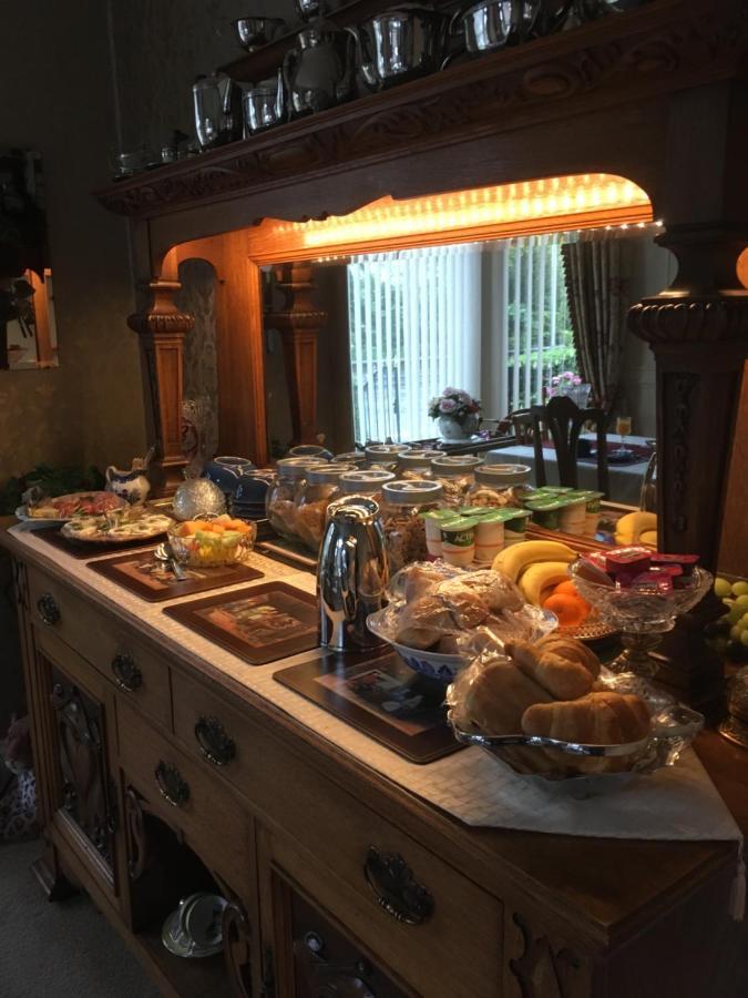 Strathcona Guesthouse Perth Bagian luar foto