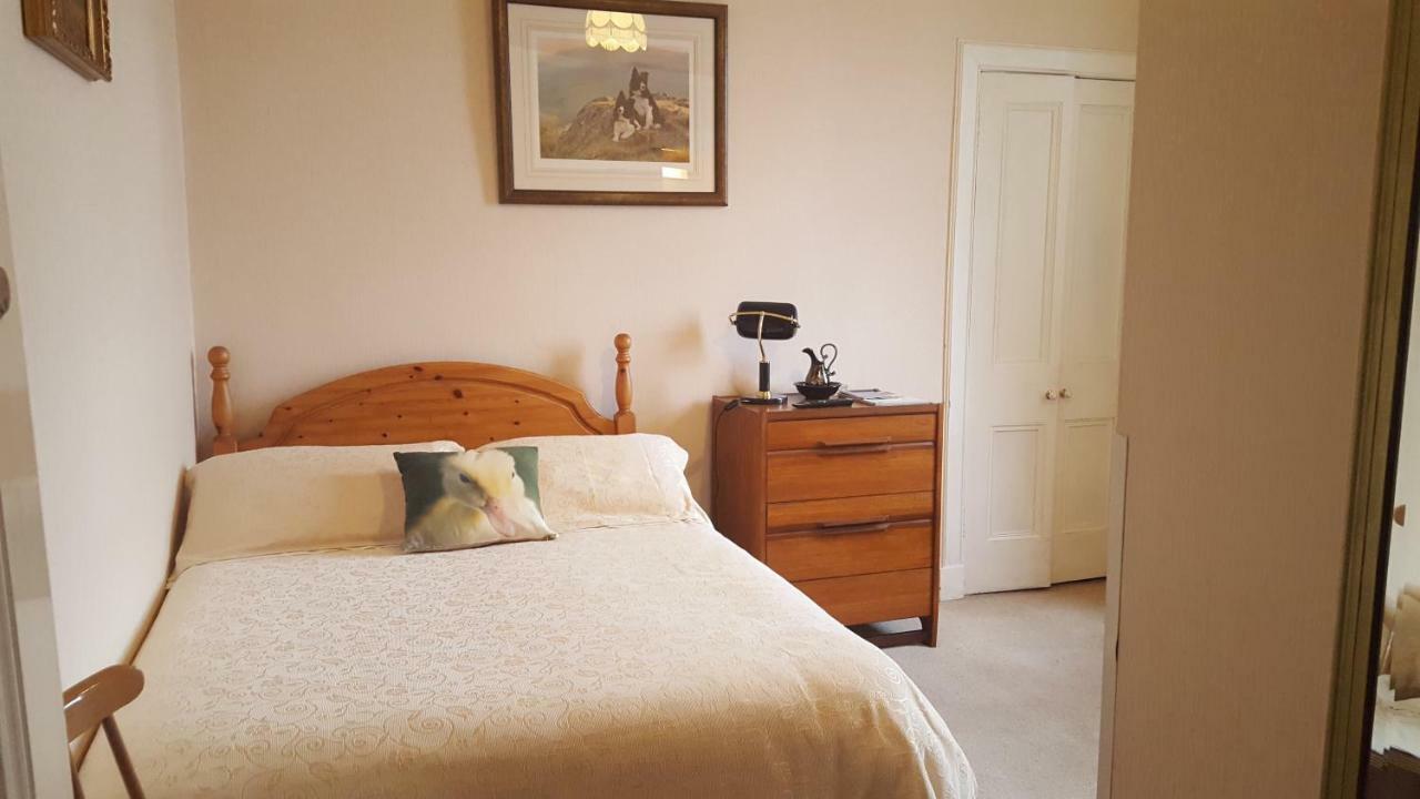 Strathcona Guesthouse Perth Bagian luar foto