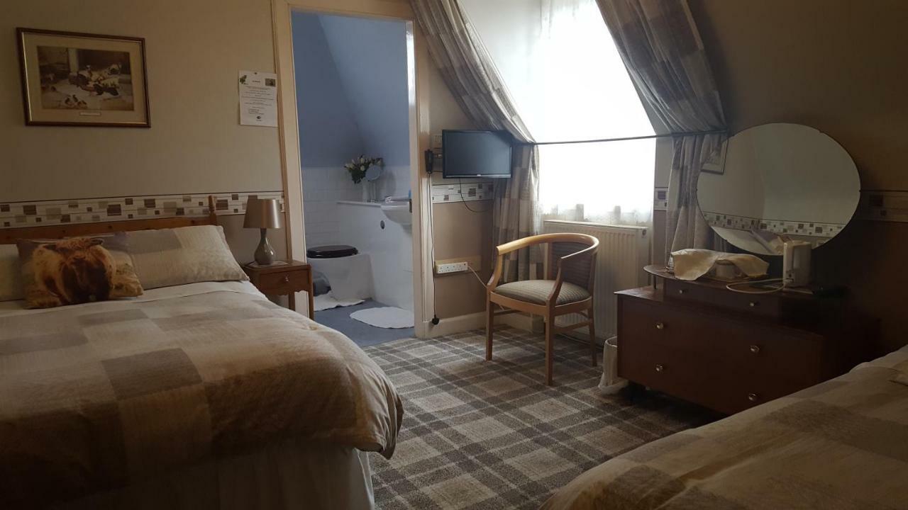 Strathcona Guesthouse Perth Bagian luar foto